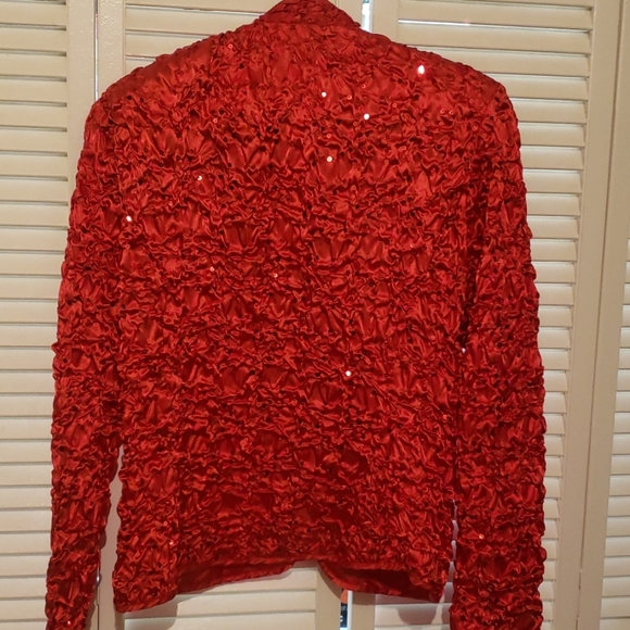 Top - Picture 2 of 2